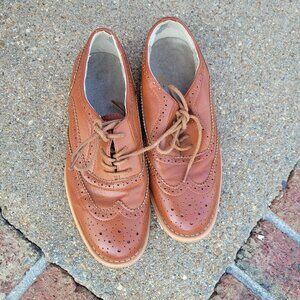 Synthetic leather wanted tan oxford wingtip
